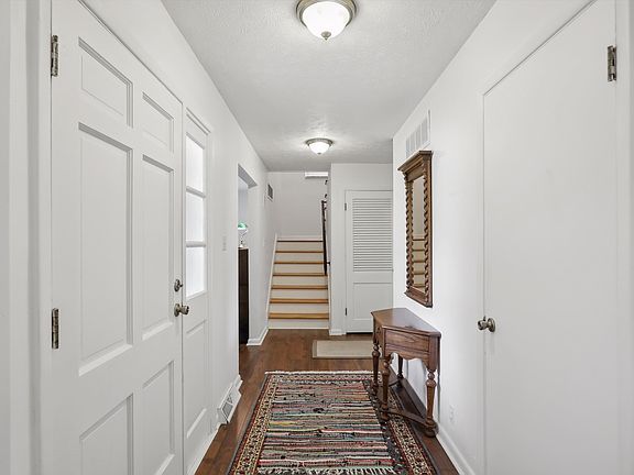 5th image of 1209 Darby Ln