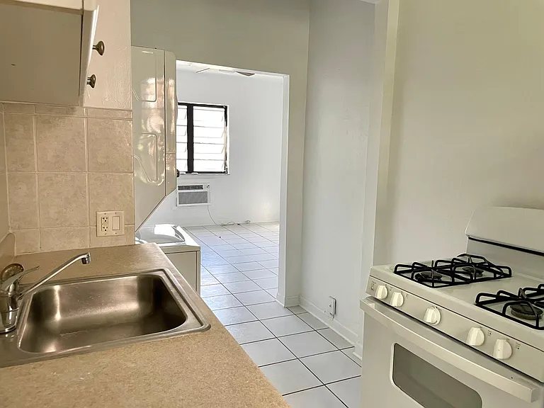 411 Meridian Ave #7 — Photo 3