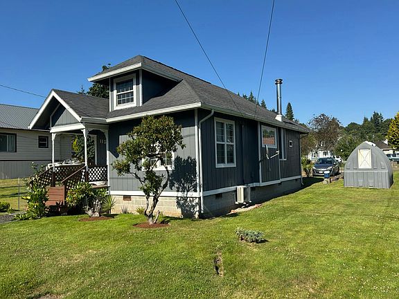 2nd image of 1121 Willapa St