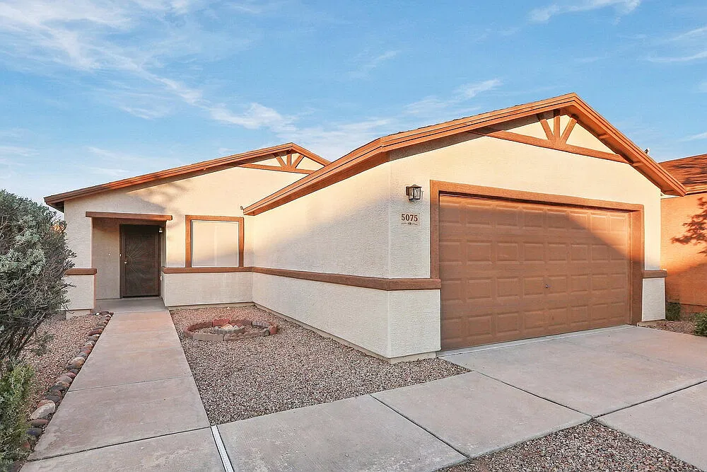 3 bed, 2.0 bath, 1438 sqft, $1,680 — Photo 3