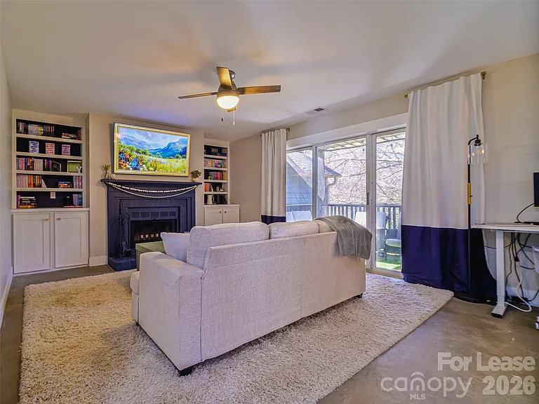 3300 Selwyn Farms Ln #5 — Photo 2