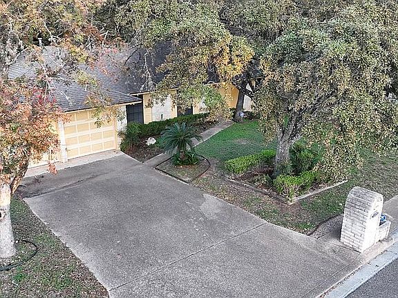 3rd image of 13727 Brook Hollow Blvd