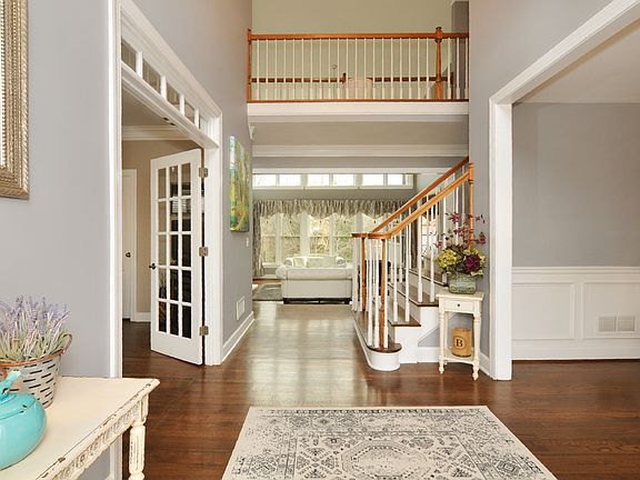 2nd image of 4718 Outlook Way NE