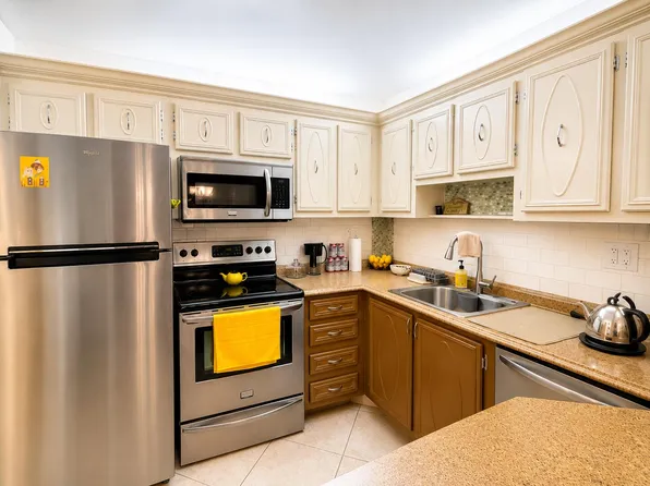 5680 SW 3rd Place #106, Margate, FL 33068