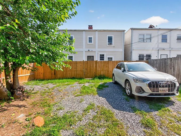 1211 Simms Pl NE — Photo 16