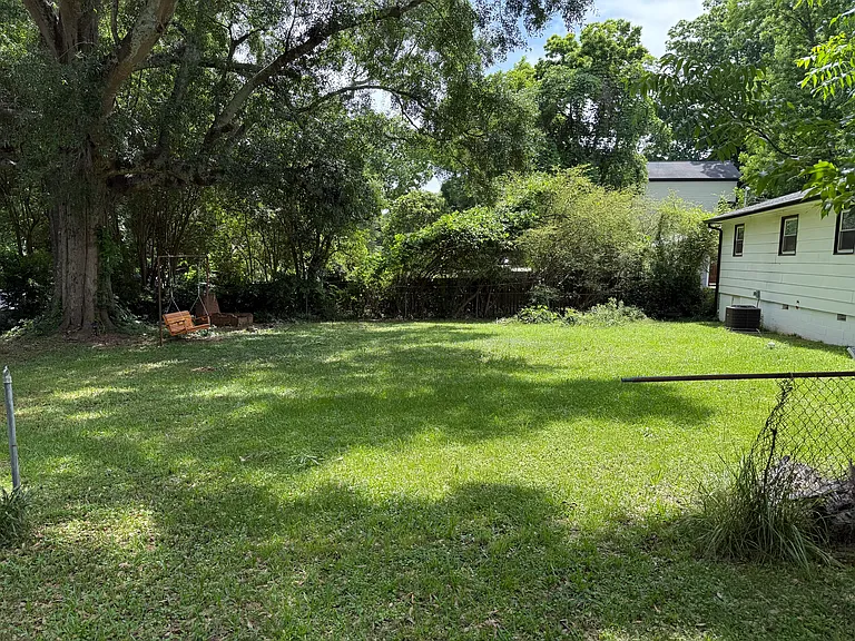 380 Ruth St — Photo 20