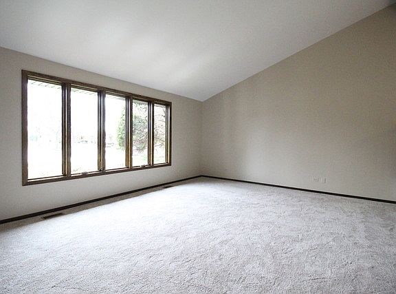 3rd image of 8028 Anne Ct