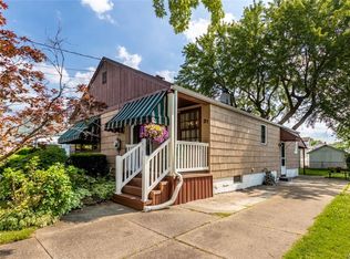31 Crestwood Pl, Cheektowaga, NY 14225