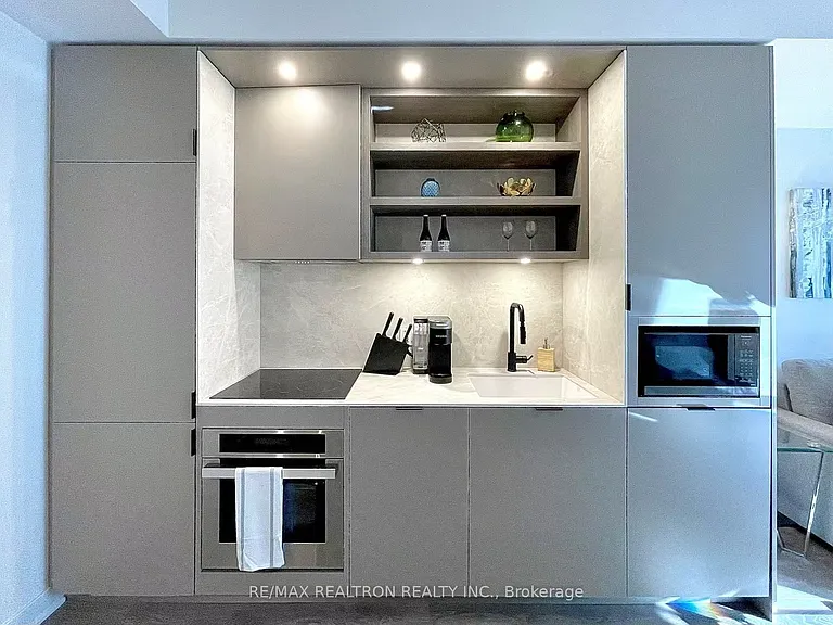 55 Charles St E #1609 — Photo 3
