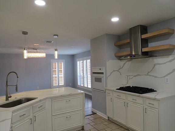 4th image of 8721 Greenwood Trl