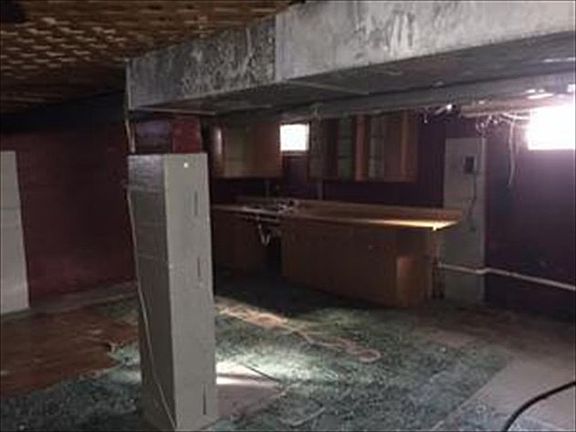 4th image of 1824 Brentnell Ave