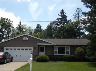 2100 Cherokee Rd, Janesville, WI 53545