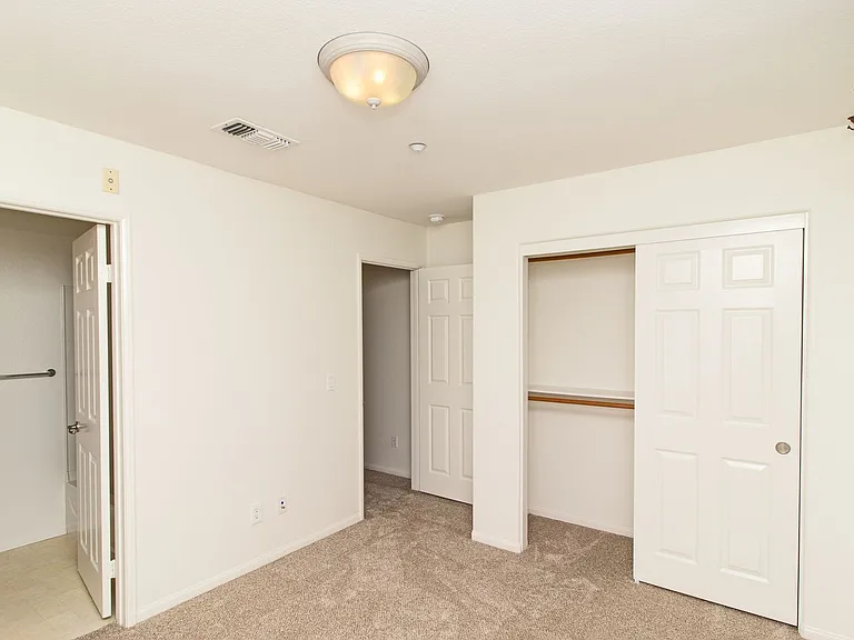 2110 Silverado St — Photo 22