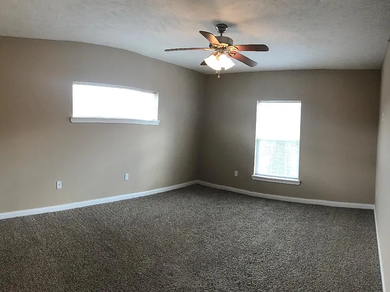 401 Pleasant Meadow Blvd — Photo 11