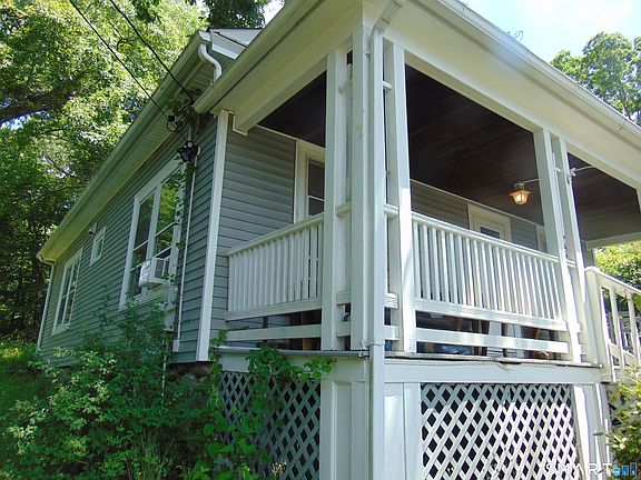 4th image of 220 Park Road