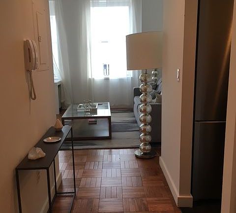 5th image of 20 Exchange Pl APT 4402
