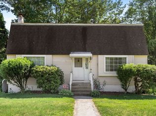 8 Nancy Dr, Auburn, MA 01501