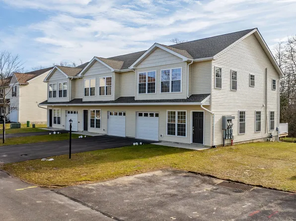 12 Nicole Ln, Hazleton, PA 18201