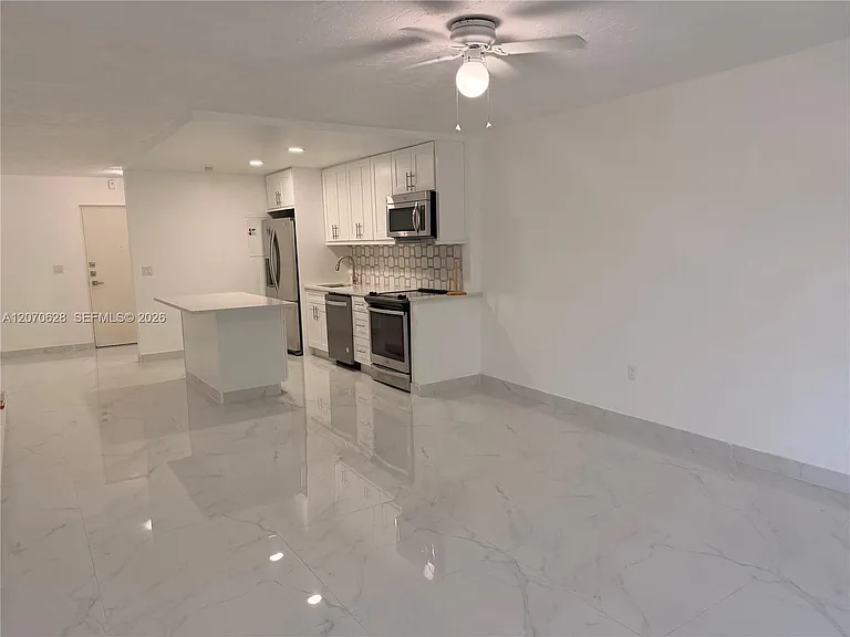 7000 NW 17th St #320 — Photo 5