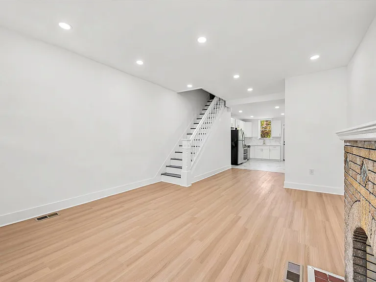 936 N Fallon St — Photo 2