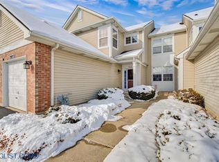 2823 Kentshire Ct, Naperville, IL 60564