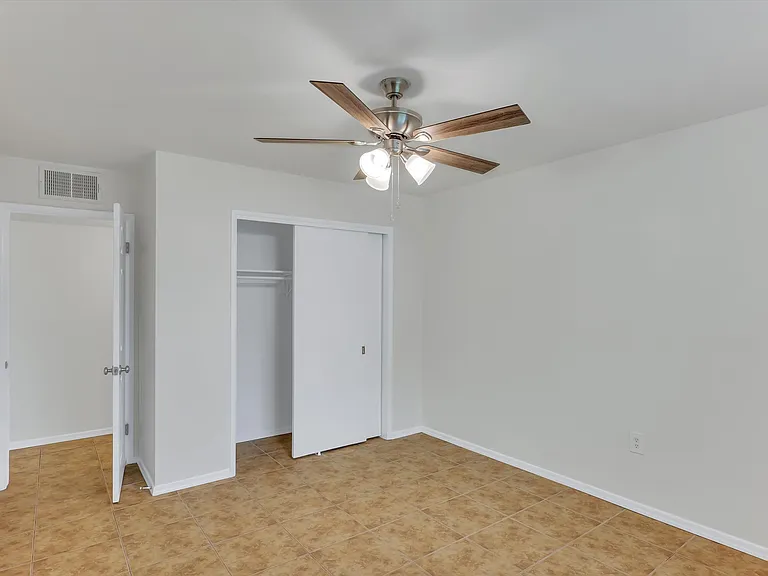 6836 N 15th St #1 — Photo 17