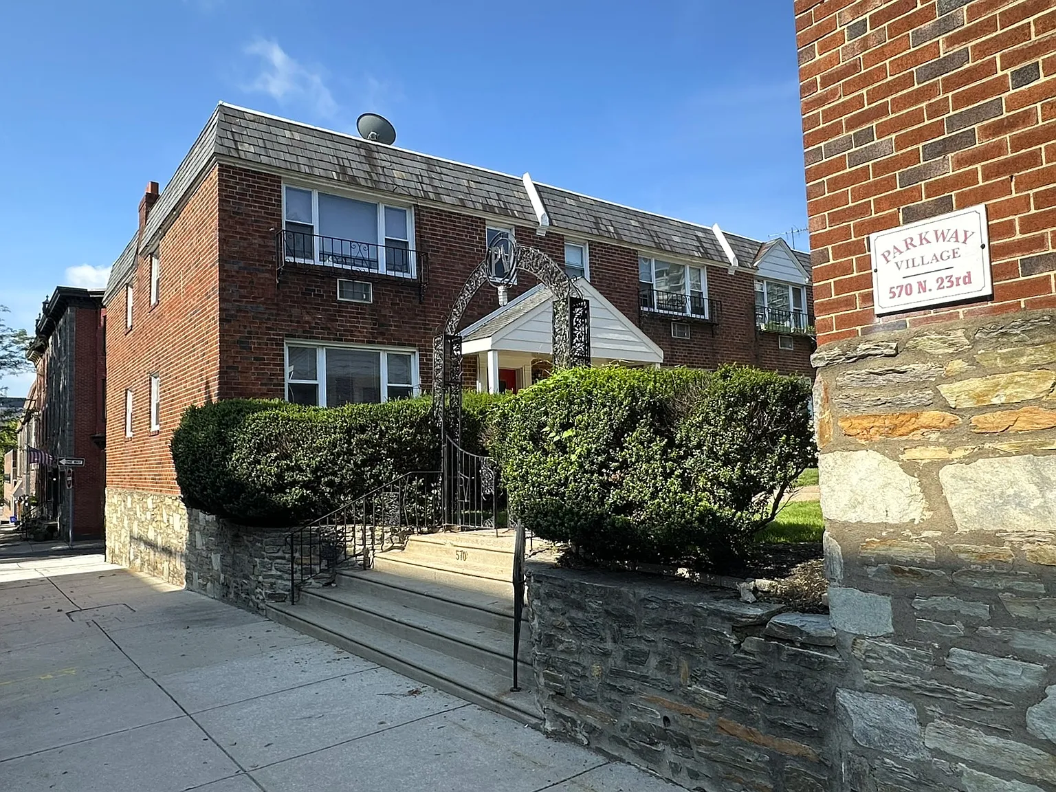 570 N 23rd St — Photo 2