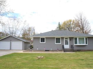 1127 Cardinal Ln, Green Bay, WI 54313