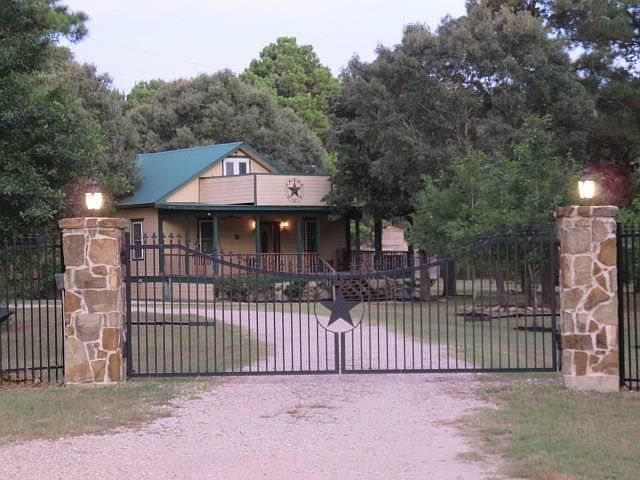 1st image of 28383 Melanie Ln