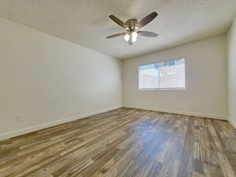 Villa Mesa Apartments — Photo 10