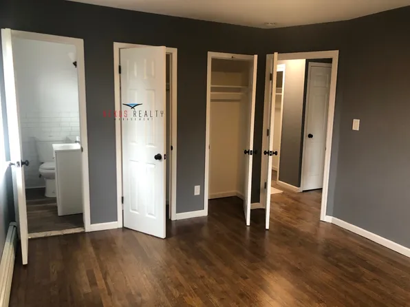 75-03 Astoria Boulevard North image 2 of 11