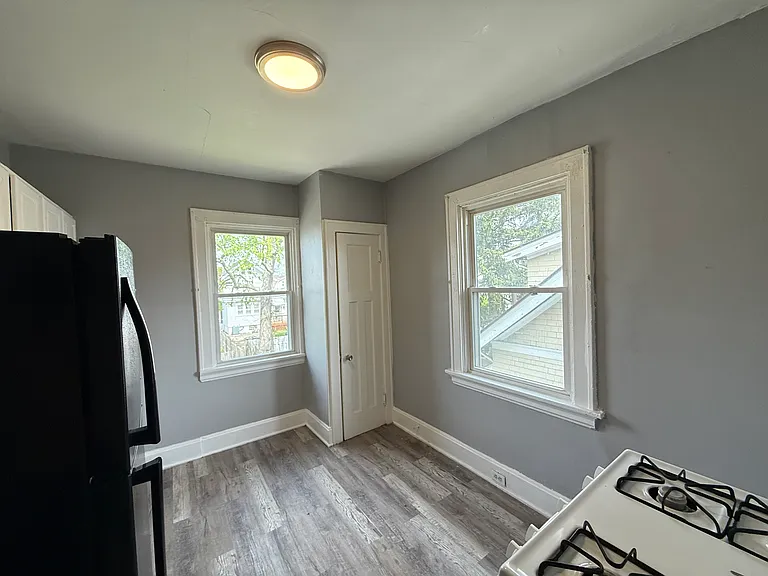 2748 Harris Ave #4 — Photo 6