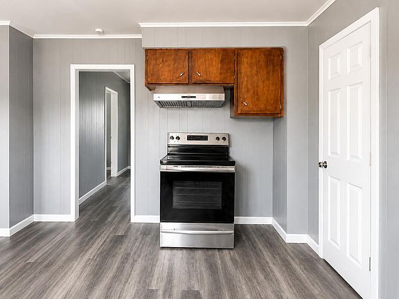 5th image of 910 Robertson St