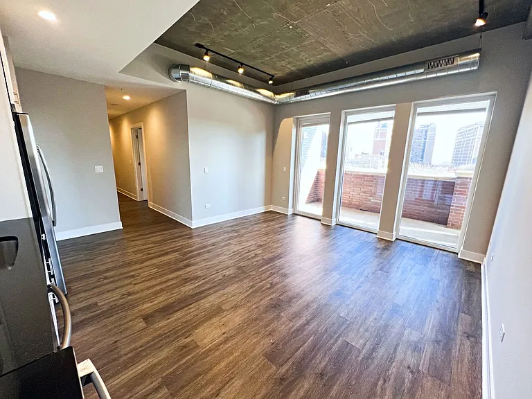 The Eagle Building - 3833 N Broadway — Photo 90