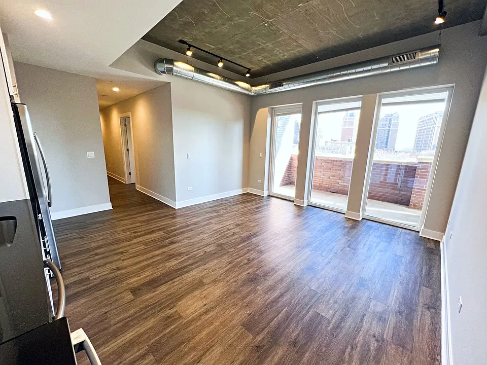 3817-45 N Broadway St #3833-614