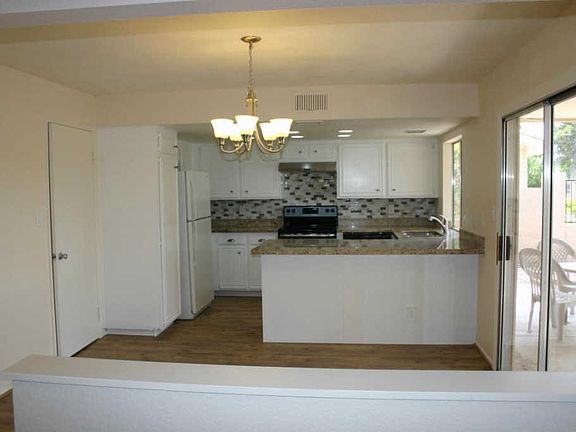 3rd image of 12106 S Tomi Dr