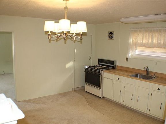 5th image of 42 Zeller St