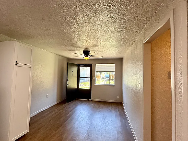 1308 NW Euclid Ave #4 — Photo 3