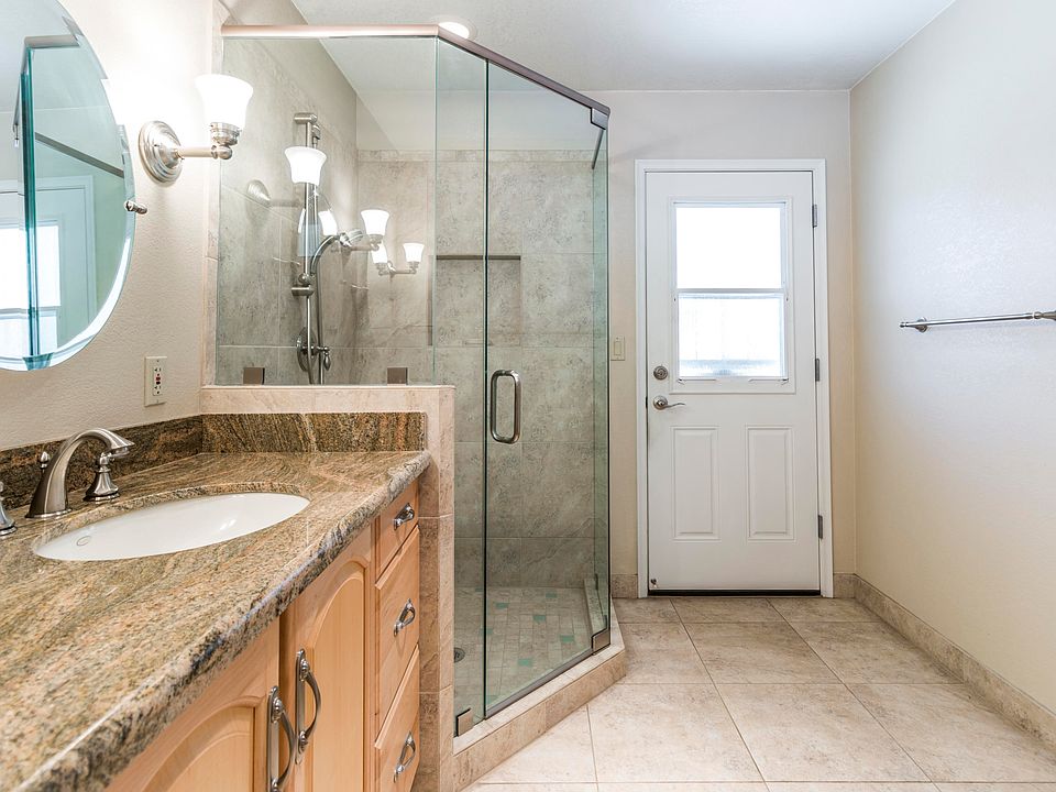 1st image of 3635 E Poinsettia Dr