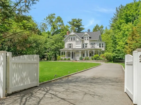 42 Llewellyn Rd, Montclair Twp., NJ 07042