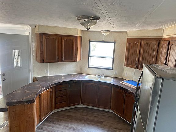 Kitchen / Counters