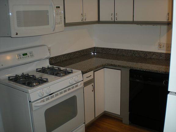 5th image of 1677 Haynes Ave