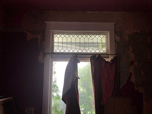 3rd image of 430 S Bedford Ave