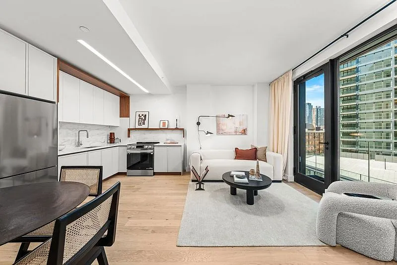 570 Fulton St #8A