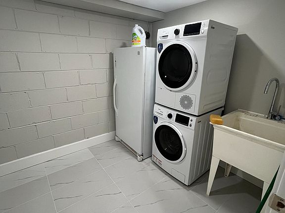 5th image of 41 Tavistock Rd #B