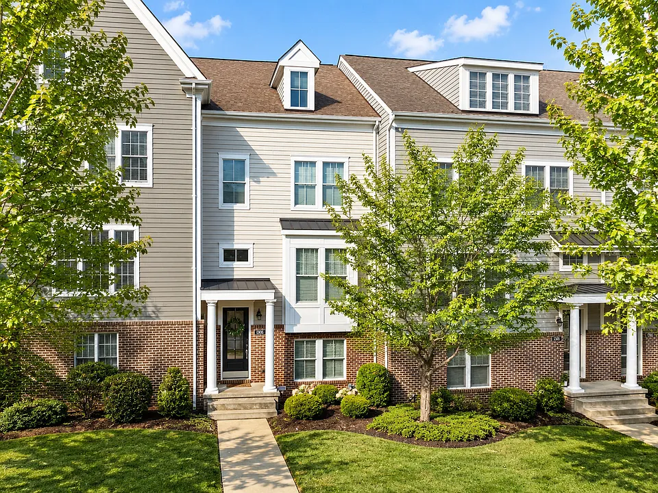 1308 Village Ln