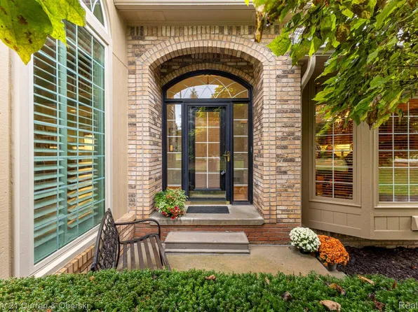 1955 Clearwood Ct #665, Utica, MI 48316