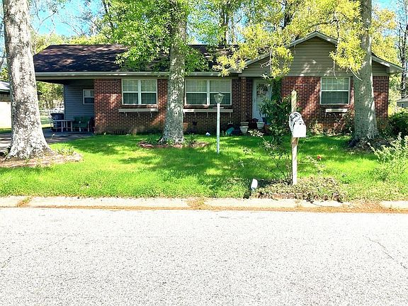 3rd image of 905 Delmar Dr