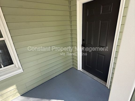 3rd image of 140 Woodward Ct