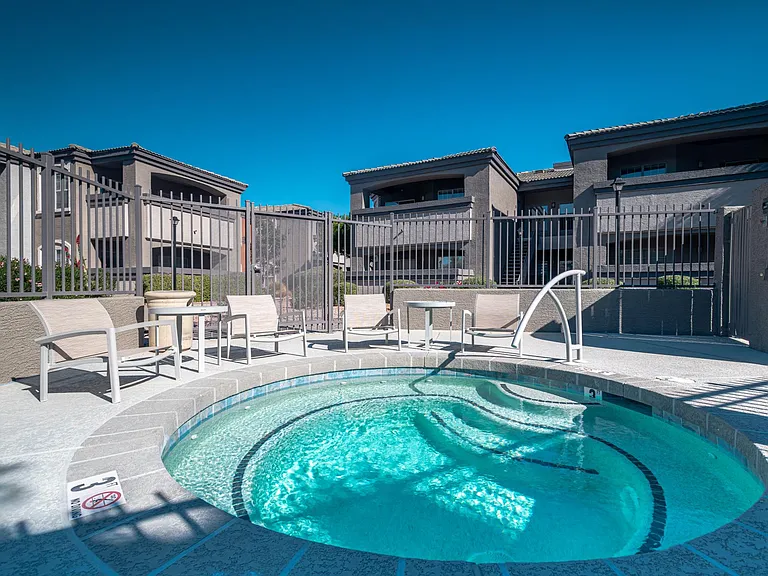 Luxe at Ocotillo — Photo 33